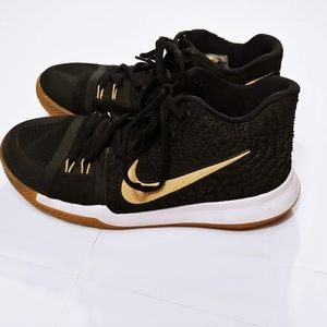 Nike Kyrie Irving Basketball Shoe